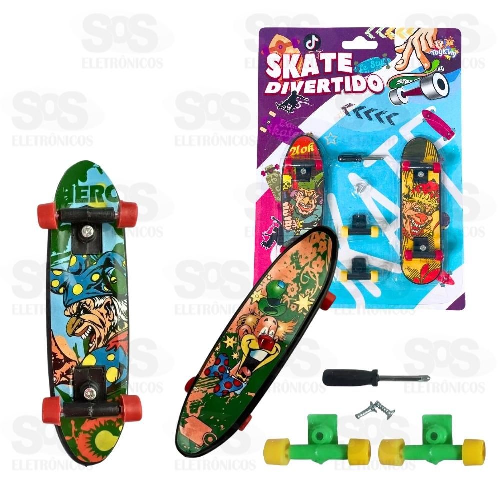 Cartela Com 2 Skatinhos De Dedo E Acessórios Skate Board